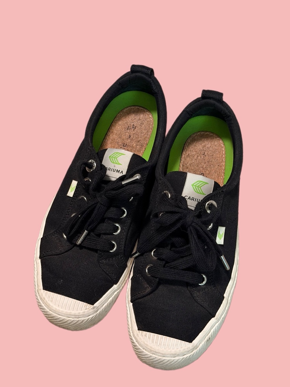Cariuma Black Low-Top Canvas Sneakers